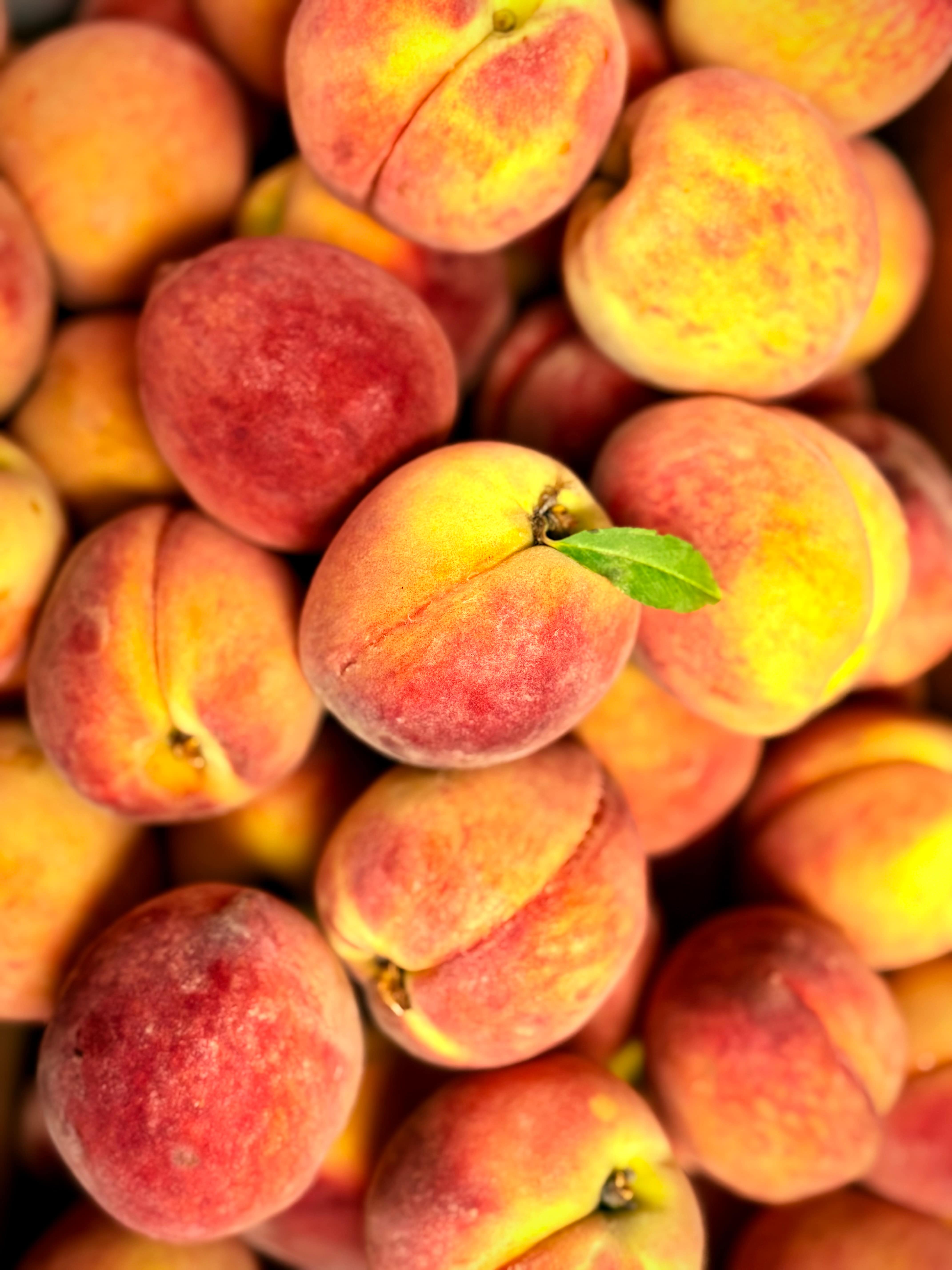 Organic peaches from a local farm supplier